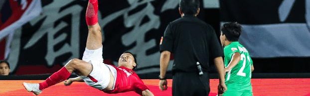  斯图加特新援处子秀完美，帽子戏法助球队走出连败阴影  