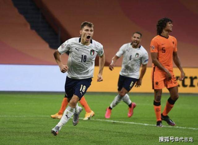  罗马新星闪耀梅开二度，助队逆转拉齐奥  