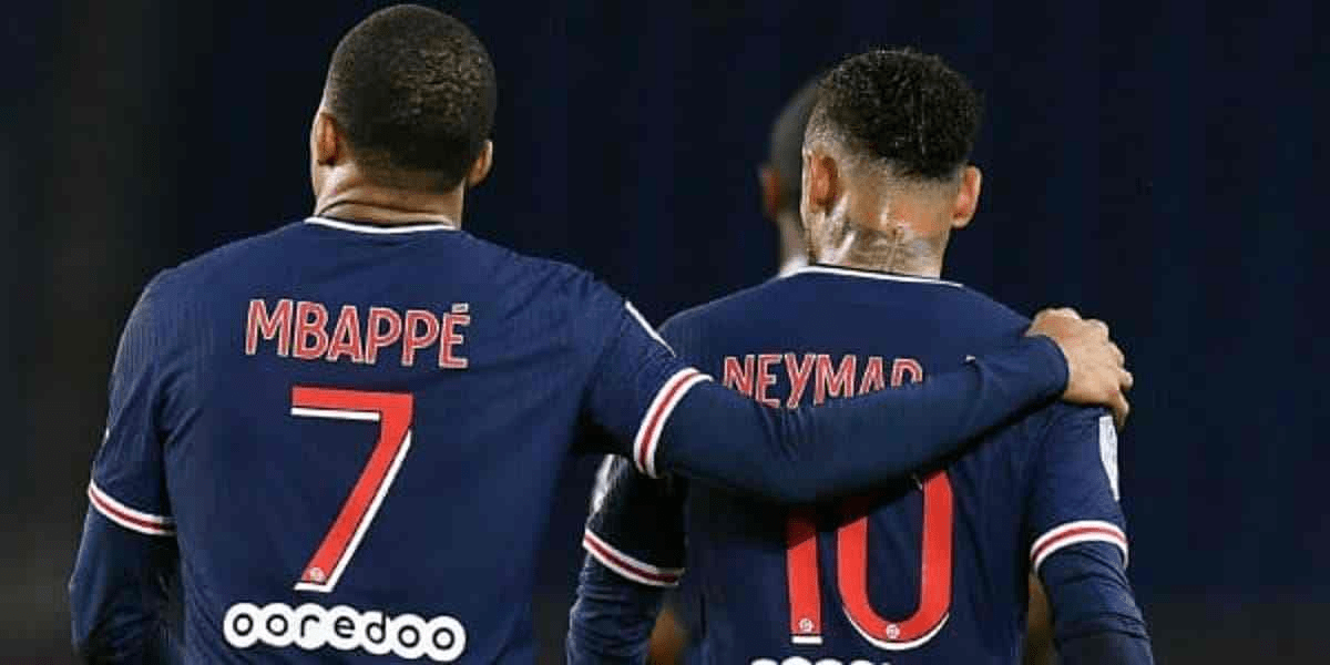  巴黎圣日耳曼主场奏凯，姆巴佩双响炮助卫冕之路